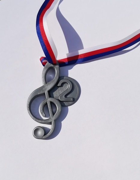 Medaile houslový klíč stříbrná barva