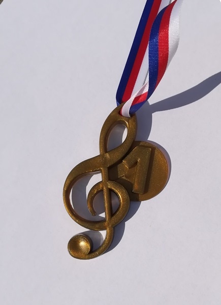 Medaile houslový klíč zlatá barva